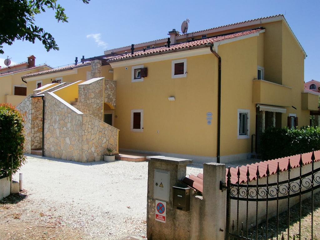 Oliva Holiday Apartment Banjole Extérieur photo